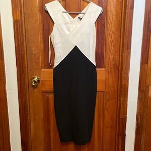 Raoul Black/White Sheath Dress - Size 6 - new with tags